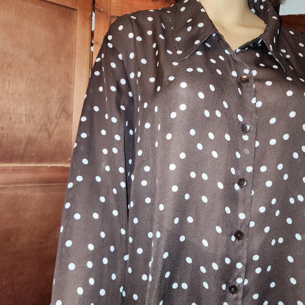 Women's blouse - Picture 2 of 7